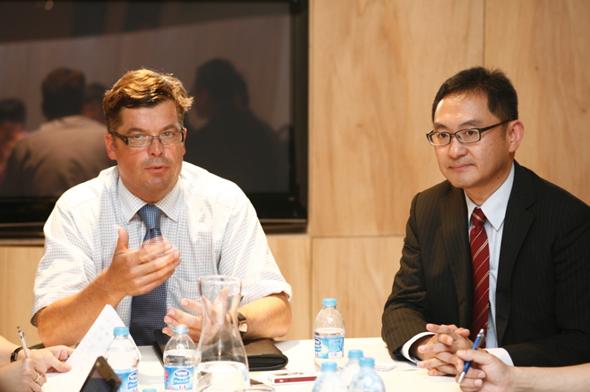 �󣺴󱱚WͨӍCEO Mogens Elsberg���ң��󱱚WͨӍ�Ї��^(q��)����(j��ng)����پ